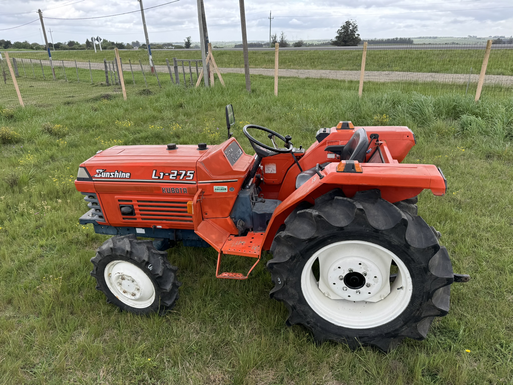 TRACTOR KUBOTA SUNSHINE L1-275 - 30HP