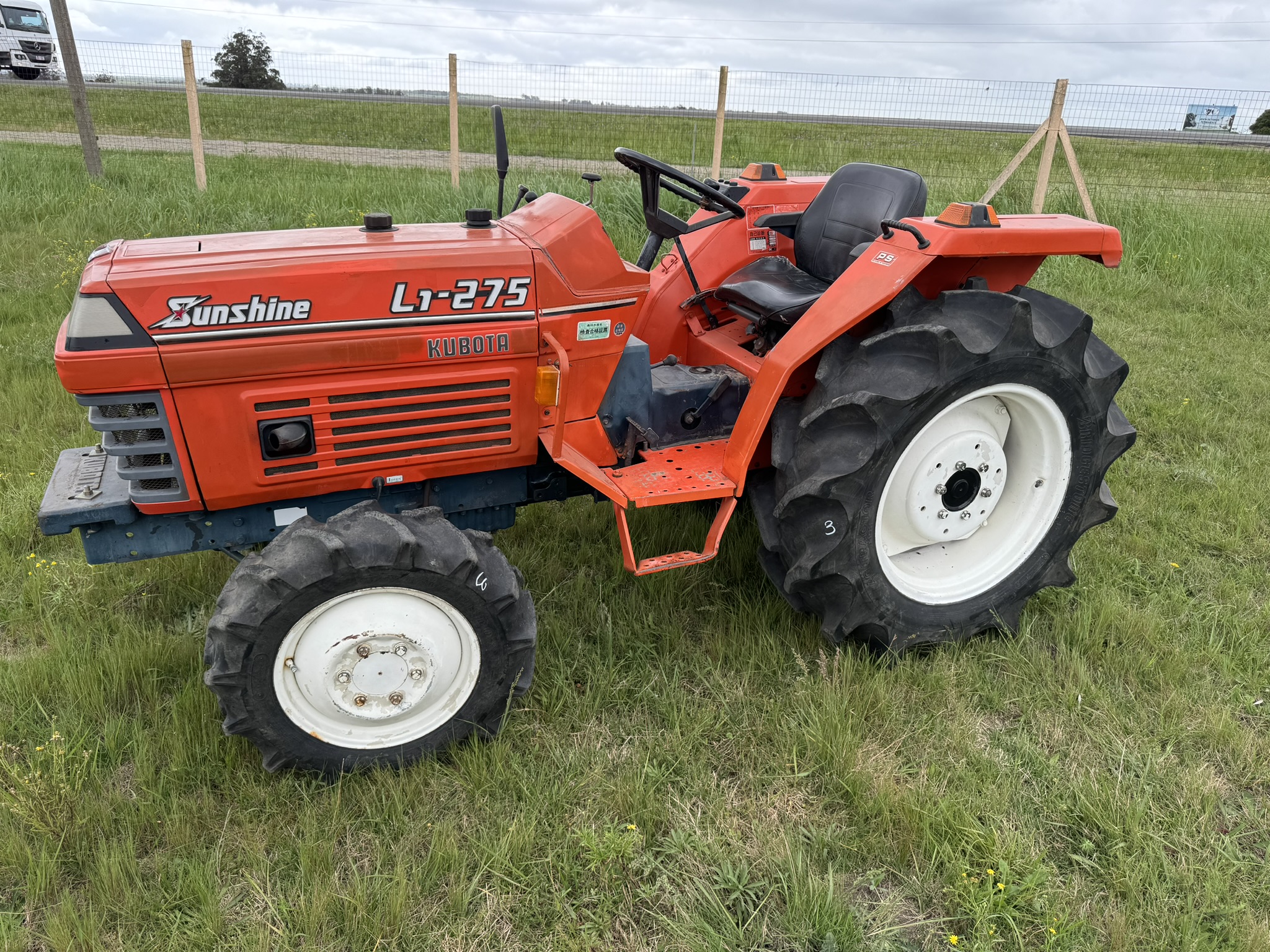 TRACTOR KUBOTA SUNSHINE L1-275 - 30HP