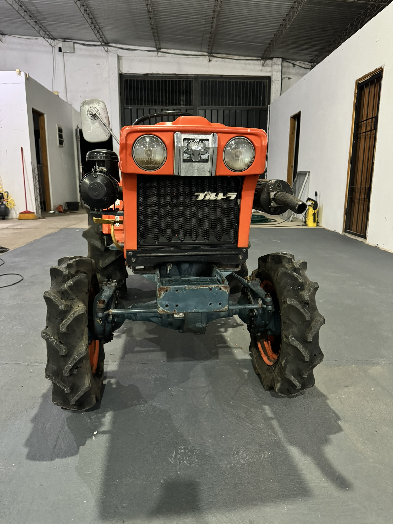 TRACTOR KUBOTA - B7001 - 4x4