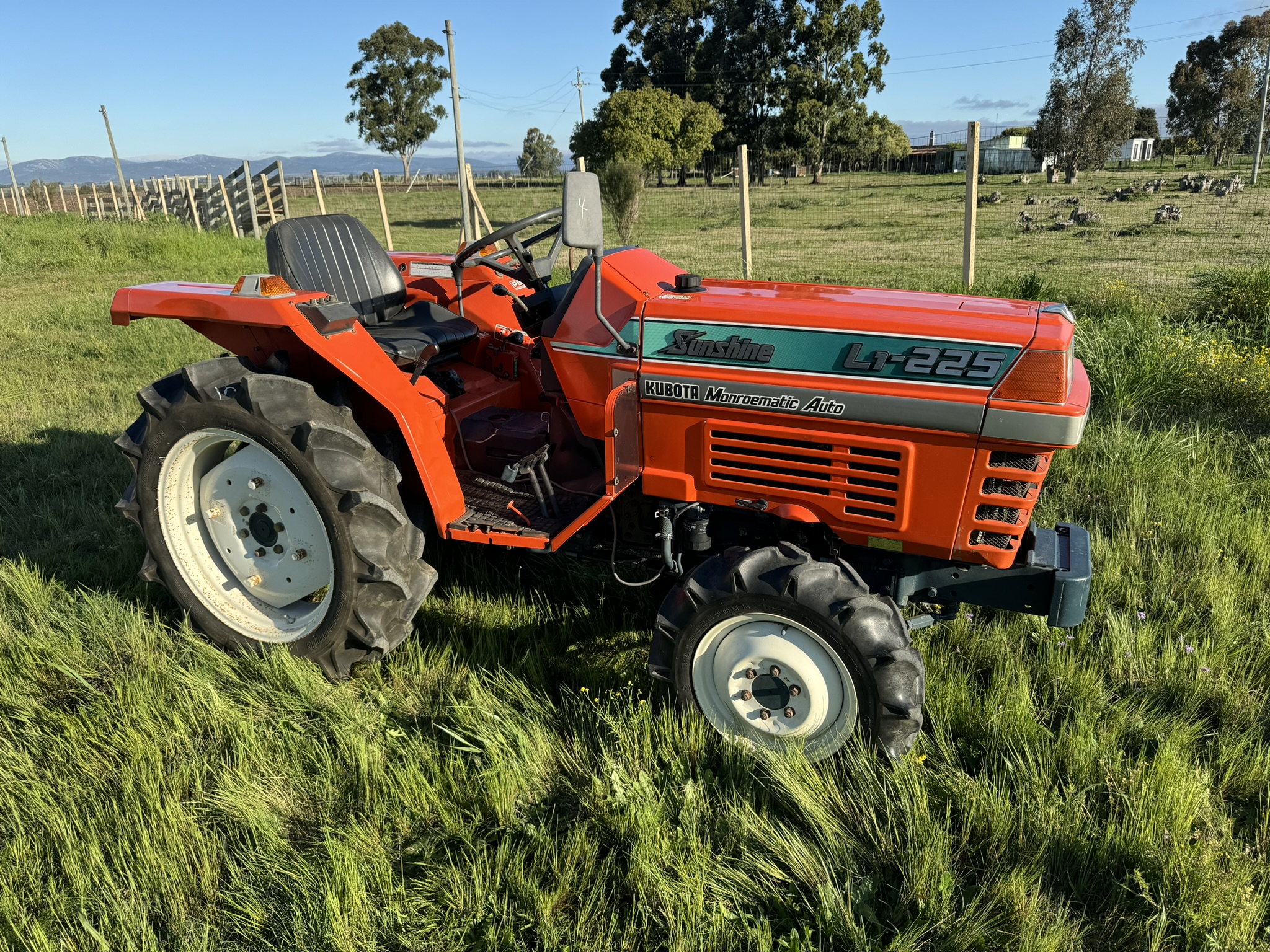 TRACTOR KUBOTA SUNSHINE L1-225 - 27HP