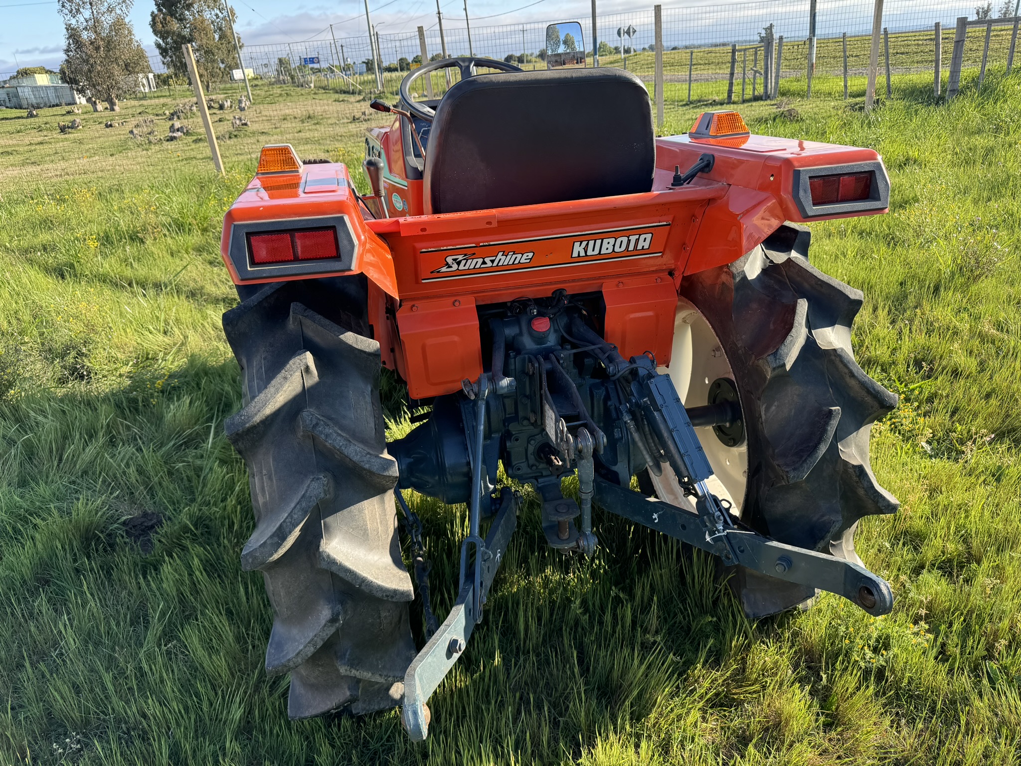 TRACTOR KUBOTA SUNSHINE L1-225 - 27HP