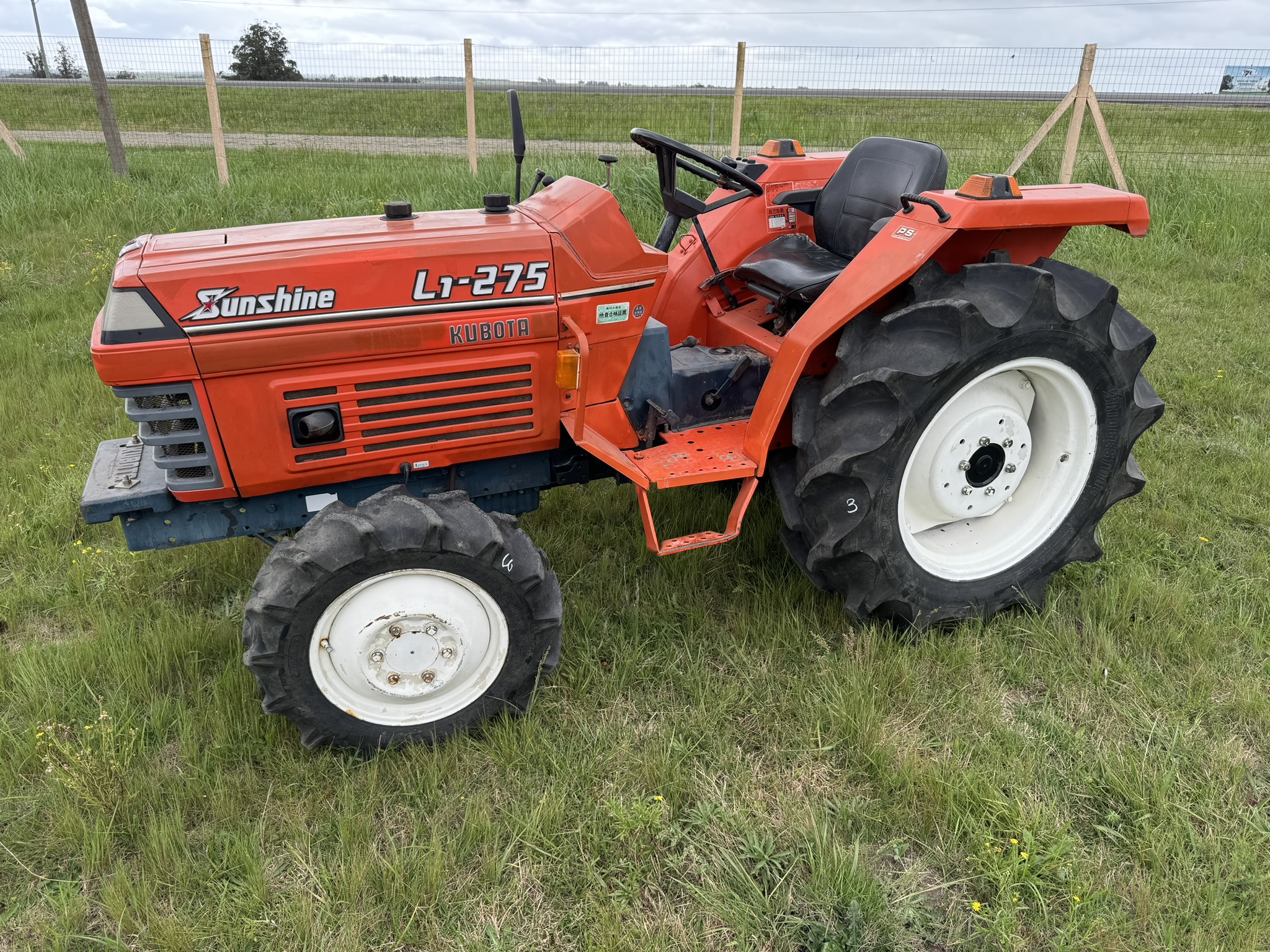 TRACTOR KUBOTA SUNSHINE L1-275 - 30HP