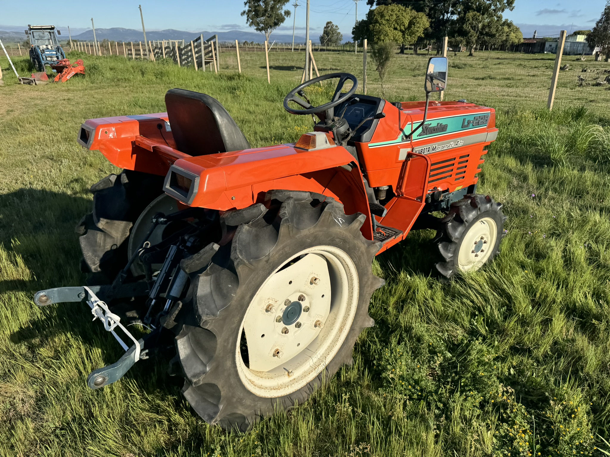 TRACTOR KUBOTA SUNSHINE L1-225 - 27HP