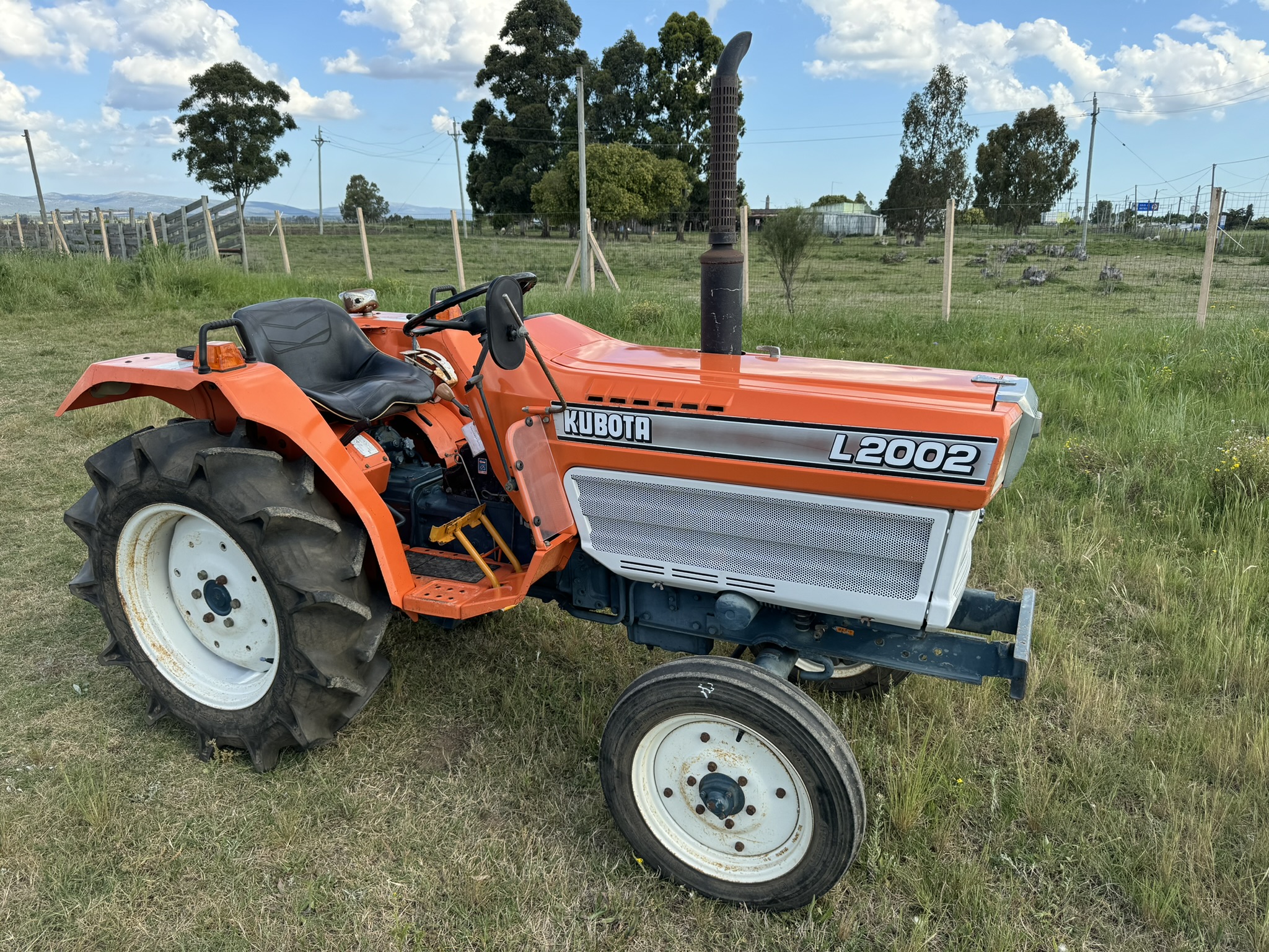 TRACTOR KUBOTA  L2002 - 20HP - 650hrs