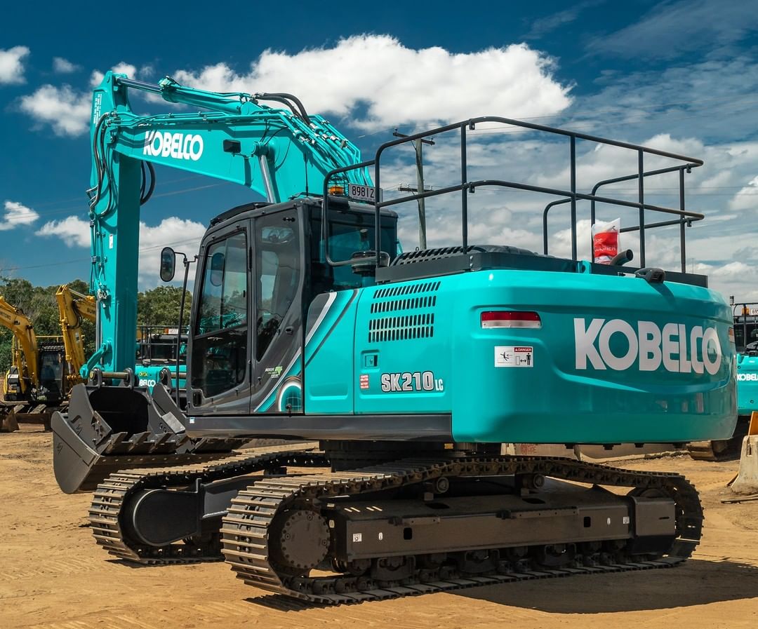 DKM Kobelco 