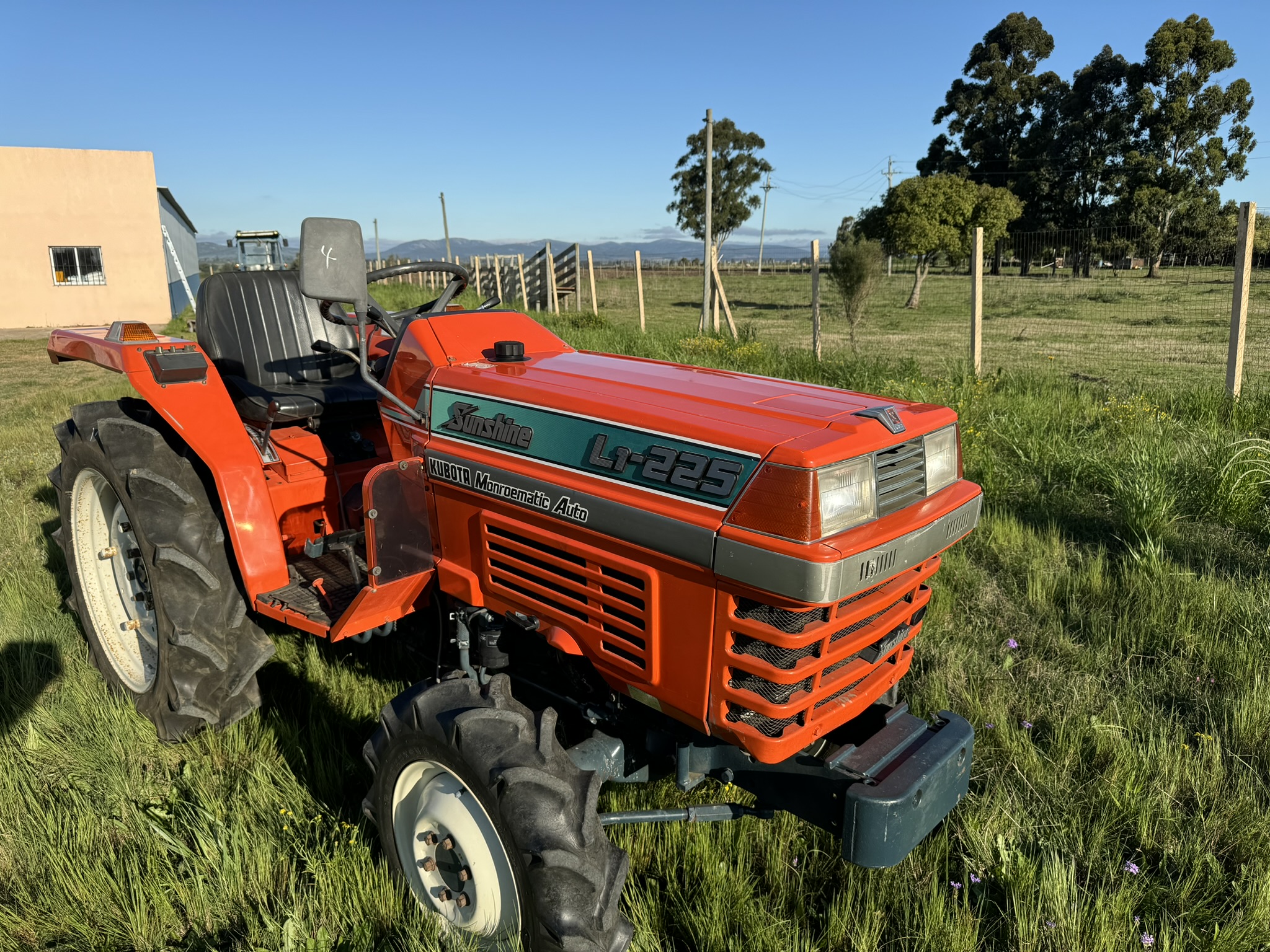 TRACTOR KUBOTA SUNSHINE L1-225 - 27HP