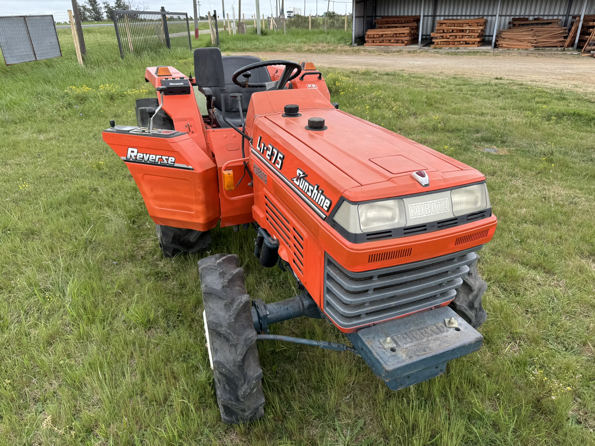 TRACTOR KUBOTA SUNSHINE L1-275 - 30HP