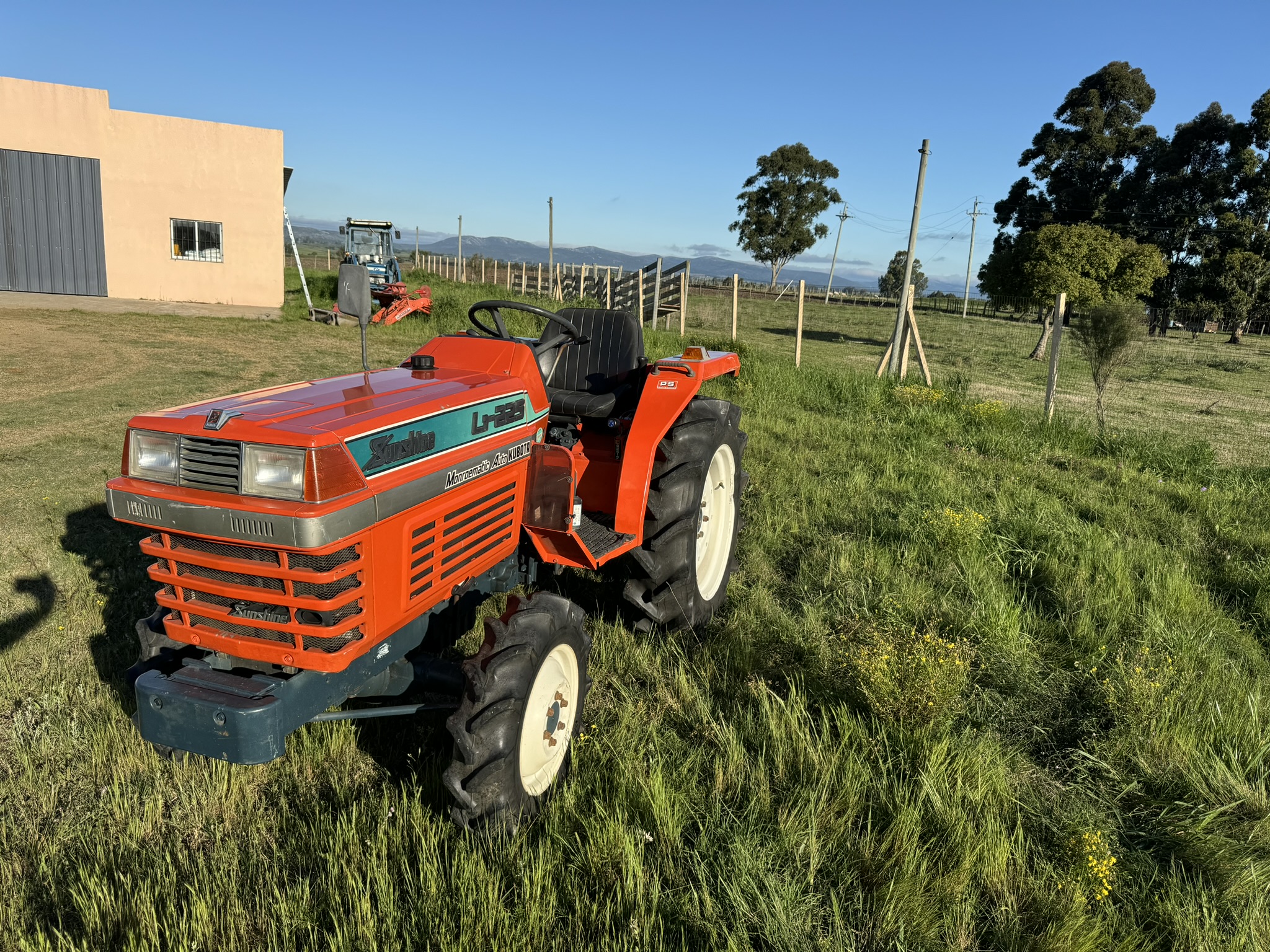 TRACTOR KUBOTA SUNSHINE L1-225 - 27HP