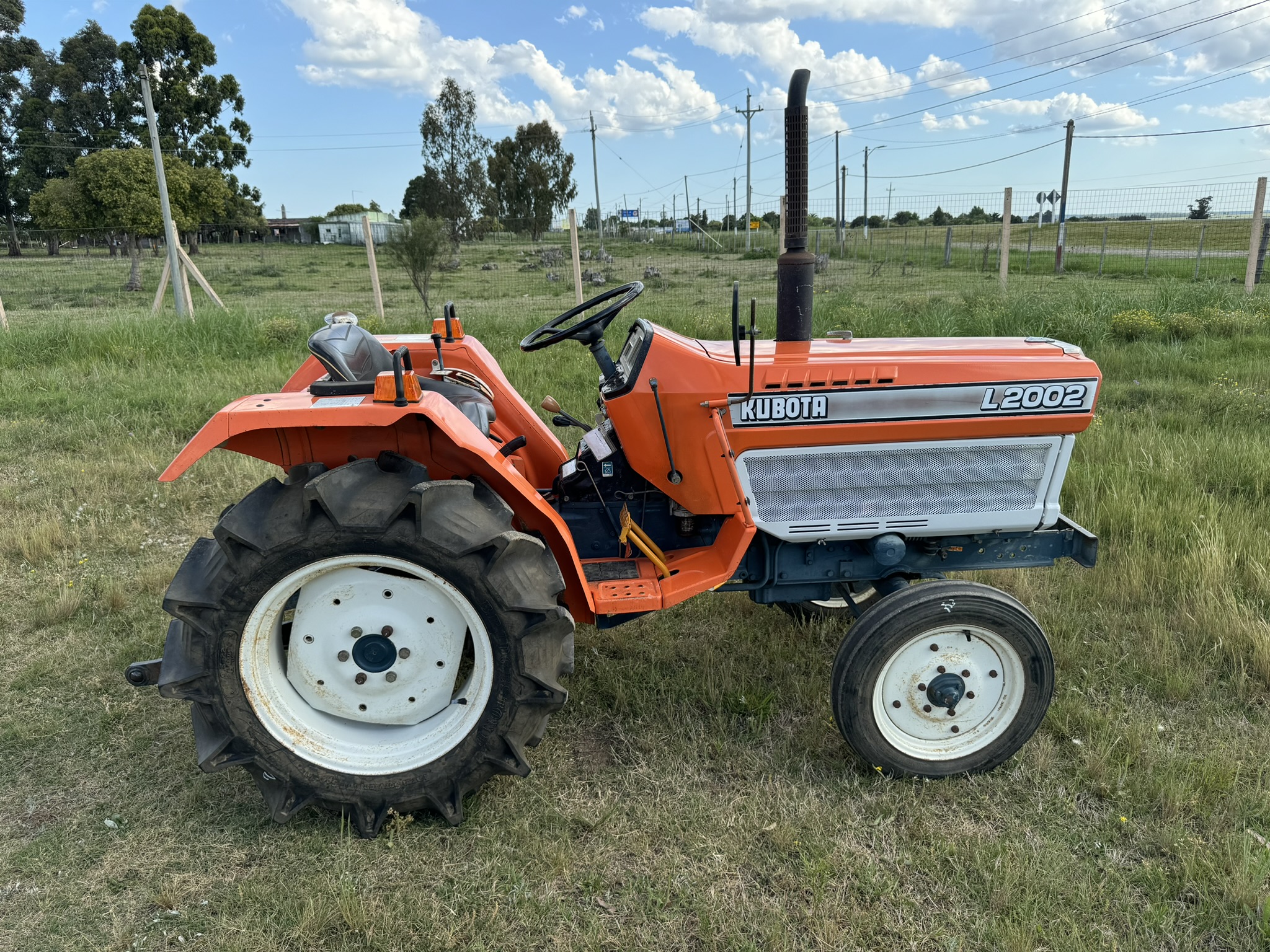 TRACTOR KUBOTA  L2002 - 20HP - 650hrs