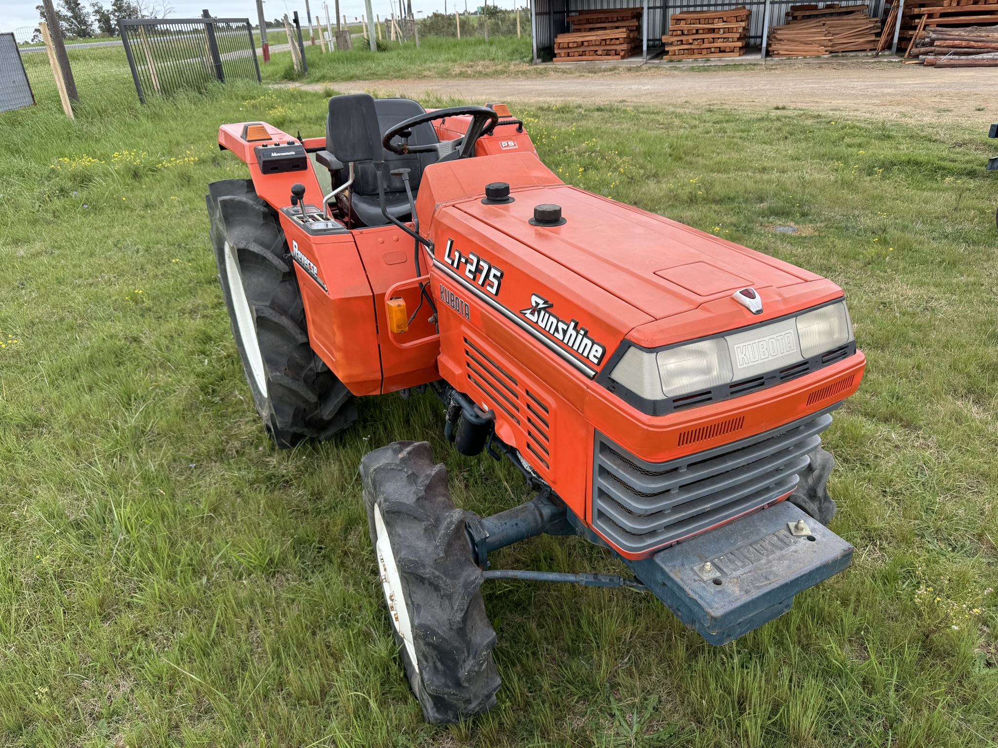 TRACTOR KUBOTA SUNSHINE L1-275 - 30HP